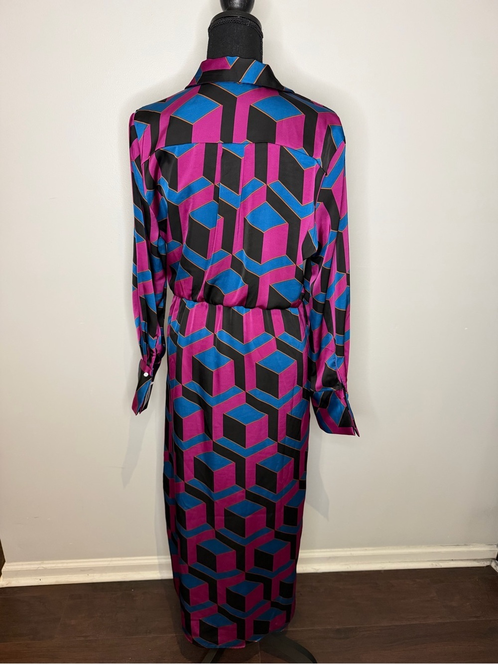 House of Harlow Satin Wrap Long Maxi Dress Geometric Print - Size Medium - Picture 5 of 7